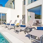 Laura By Algarve Vacation Villa