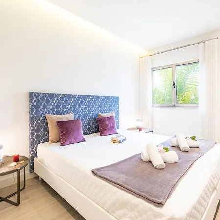 Laura By Algarve Vacation *