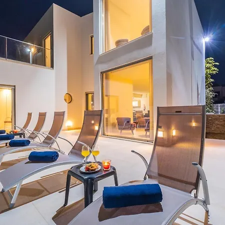 Laura By Algarve Vacation Villa